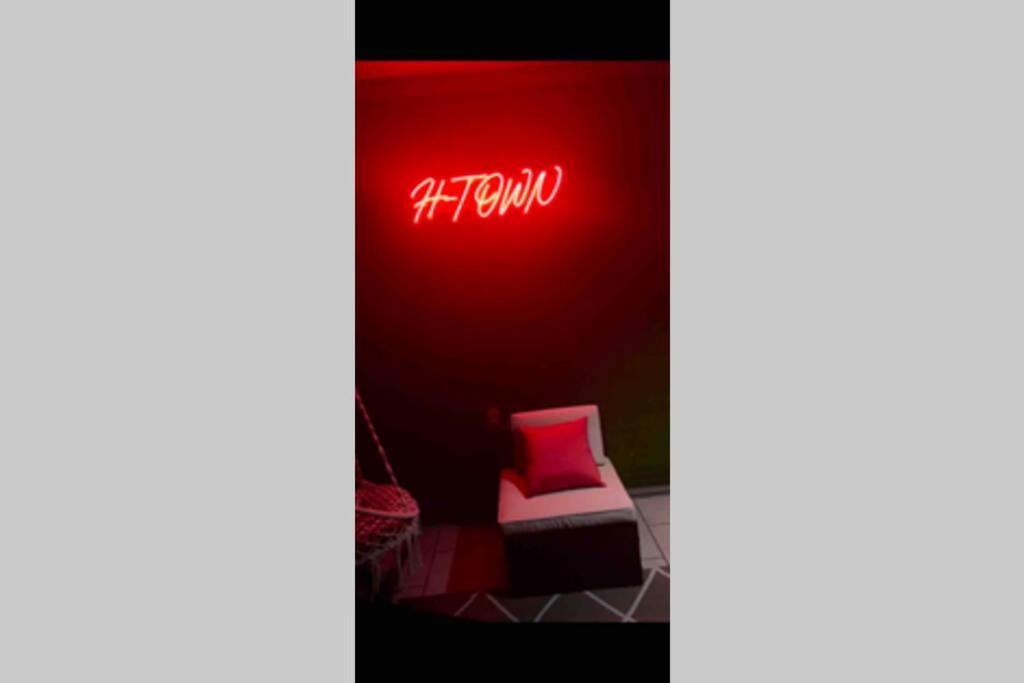 Amazing Rooftop! Downtown Skyline Views!!! Sleeps 15 휴스턴 외부 사진